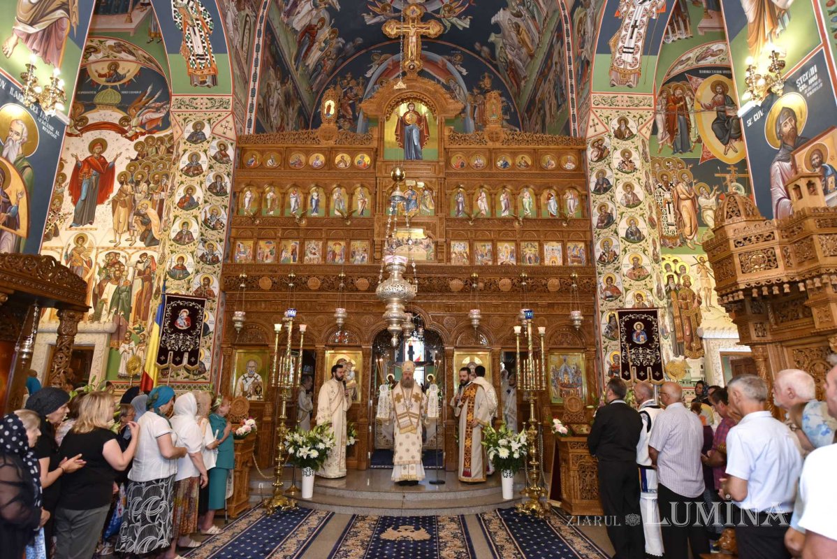 Binecuvântare și înnoire la Parohia Șerban Vodă din Capitală 217881