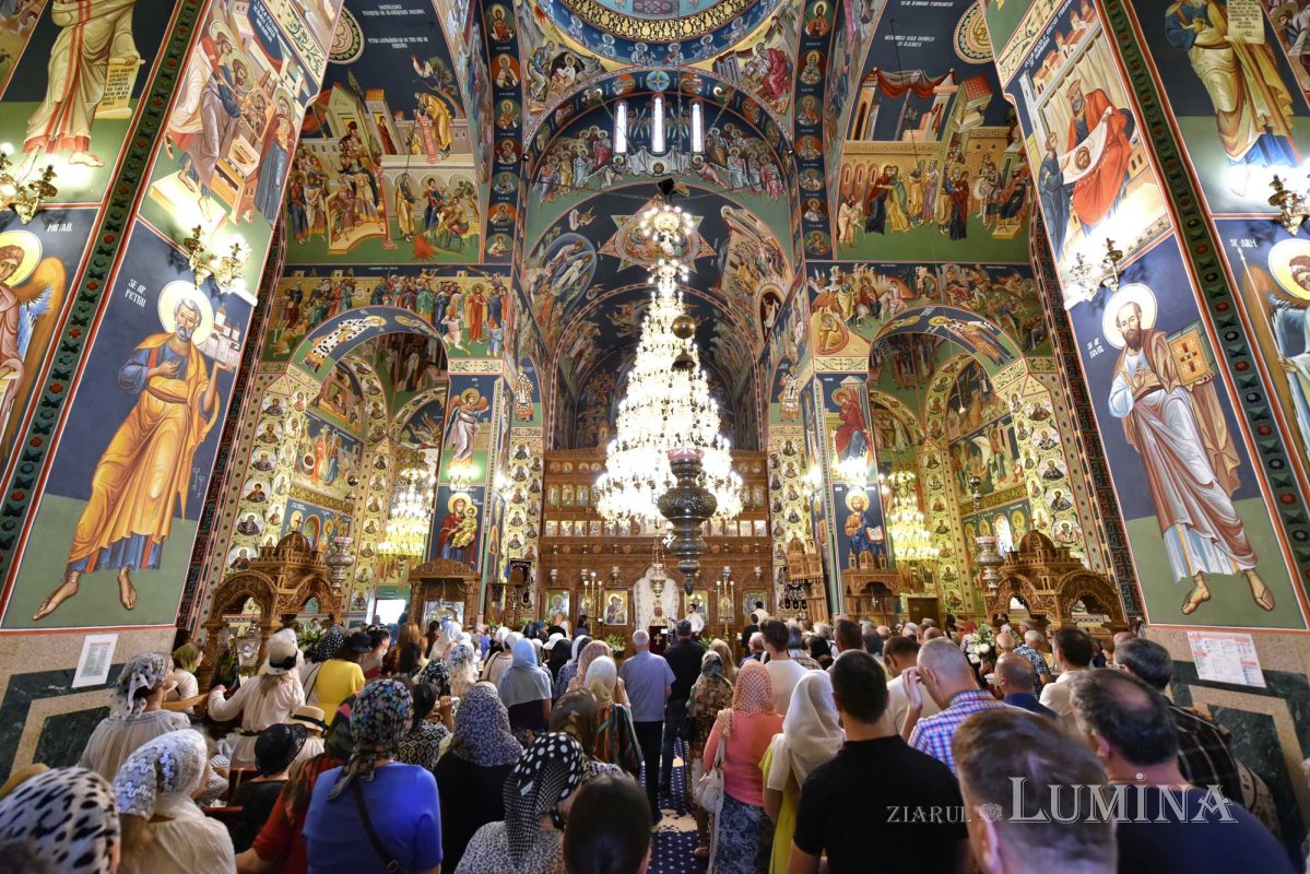 Binecuvântare și înnoire la Parohia Șerban Vodă din Capitală 217886