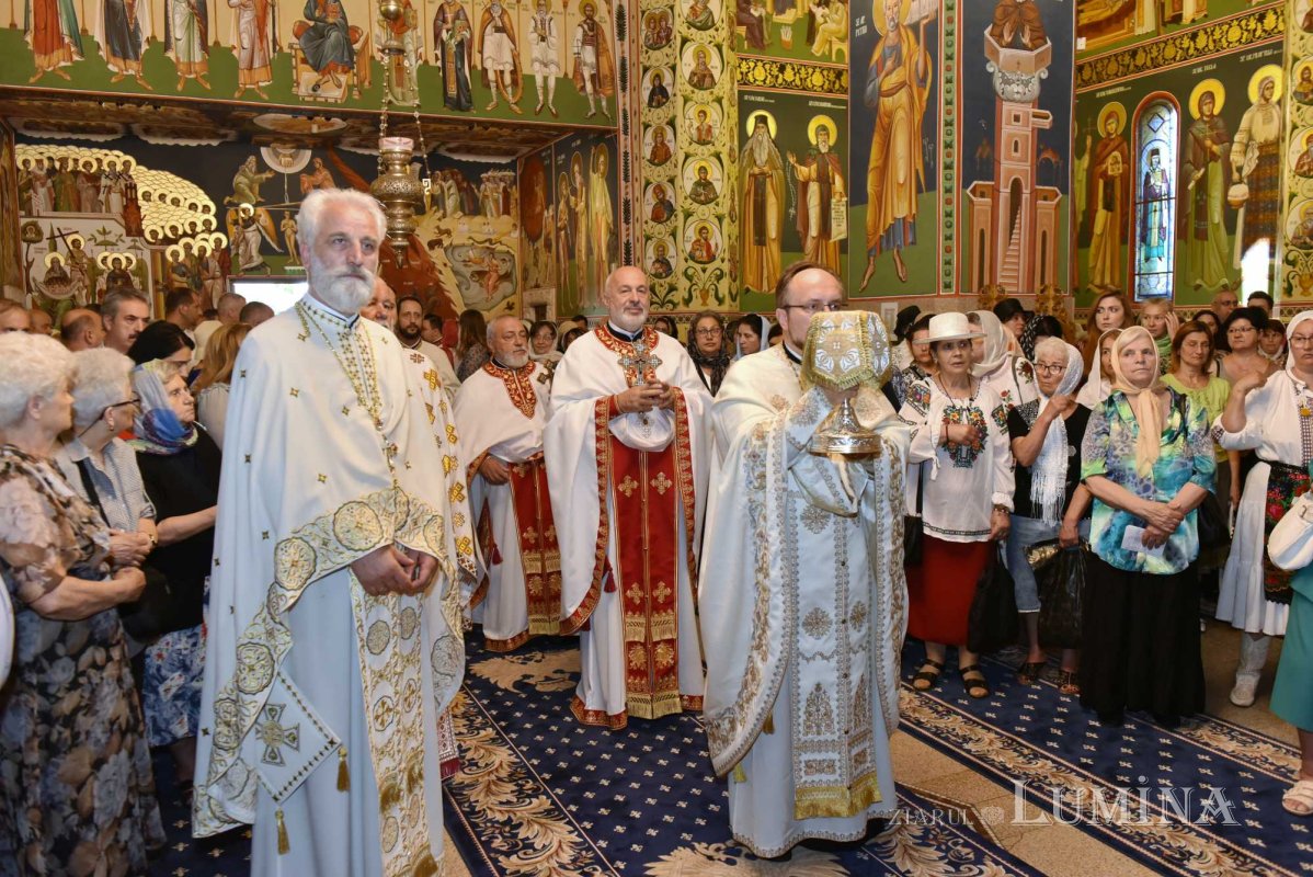 Binecuvântare și înnoire la Parohia Șerban Vodă din Capitală 217887