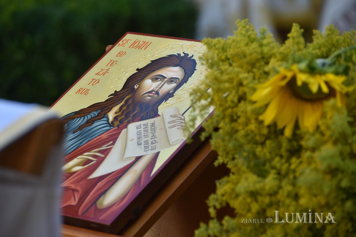 Cinstirea Înaintemergătorului Ioan la Altarul de vară al Reşedinţei Patriarhale 218321