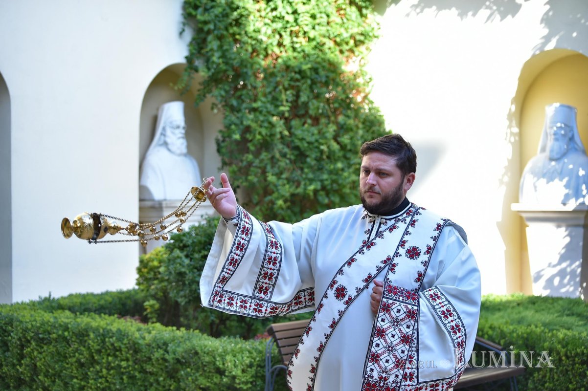 Cinstirea Înaintemergătorului Ioan la Altarul de vară al Reşedinţei Patriarhale 218324