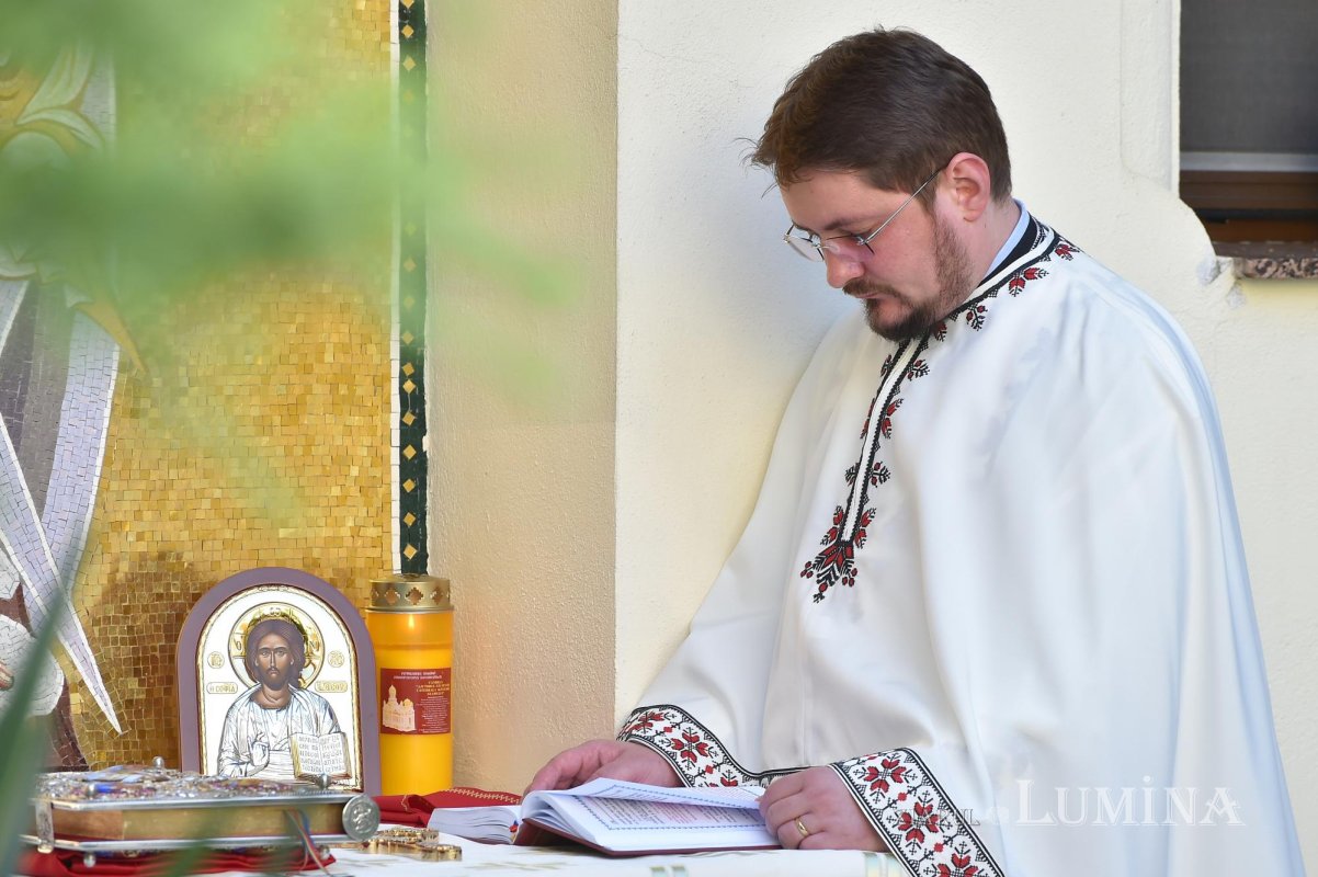 Cinstirea Înaintemergătorului Ioan la Altarul de vară al Reşedinţei Patriarhale 218336