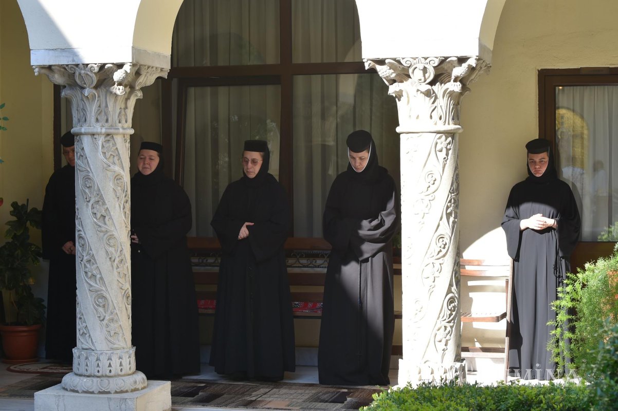 Cinstirea Înaintemergătorului Ioan la Altarul de vară al Reşedinţei Patriarhale 218338