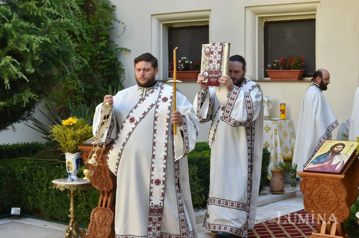 Cinstirea Înaintemergătorului Ioan la Altarul de vară al Reşedinţei Patriarhale 218339