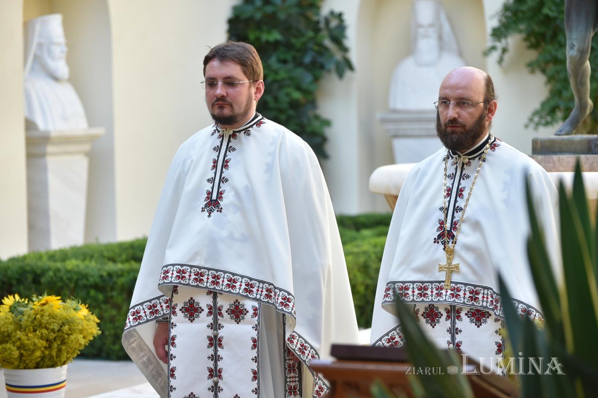 Cinstirea Înaintemergătorului Ioan la Altarul de vară al Reşedinţei Patriarhale 218341