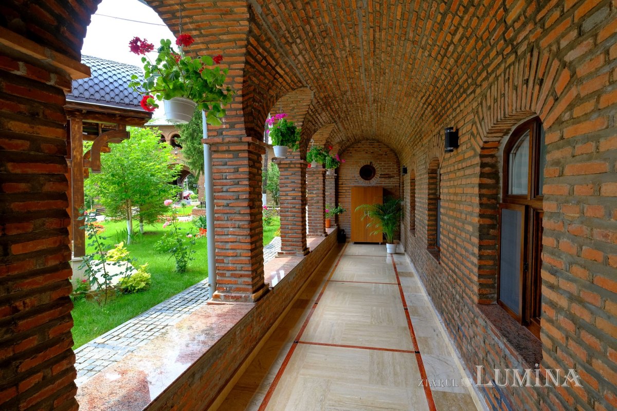 Istorie și spiritualitate la Mănăstirea Plumbuita 218255