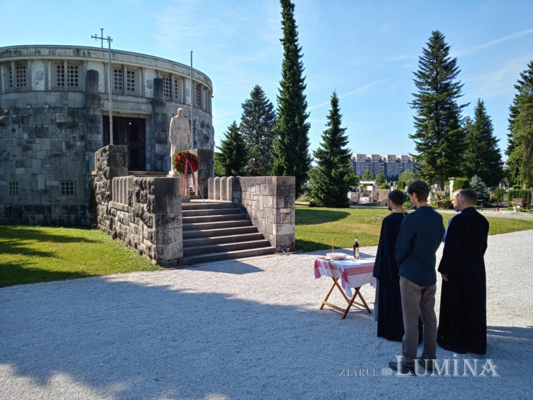 Diplome şi medalii pentru cimitire militare şi de onoare din ţară şi din străinătate 218491