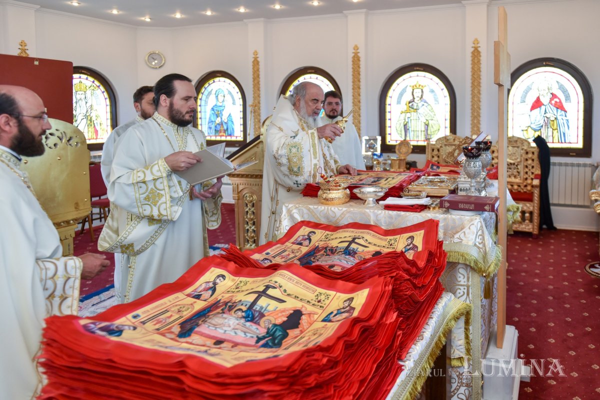 Noi antimise sfinţite de Patriarhul României 218968