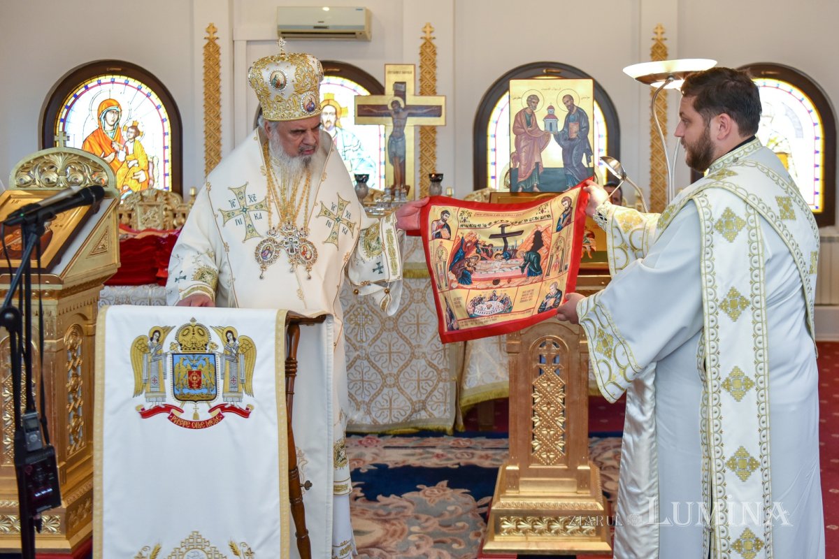 Noi antimise sfinţite de Patriarhul României 218974