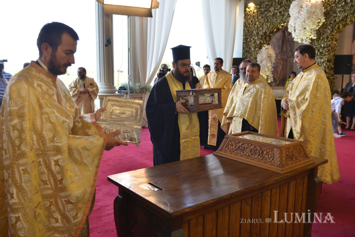 Brâul Maicii Domnului a ajuns la catedrala din Voluntari 219126