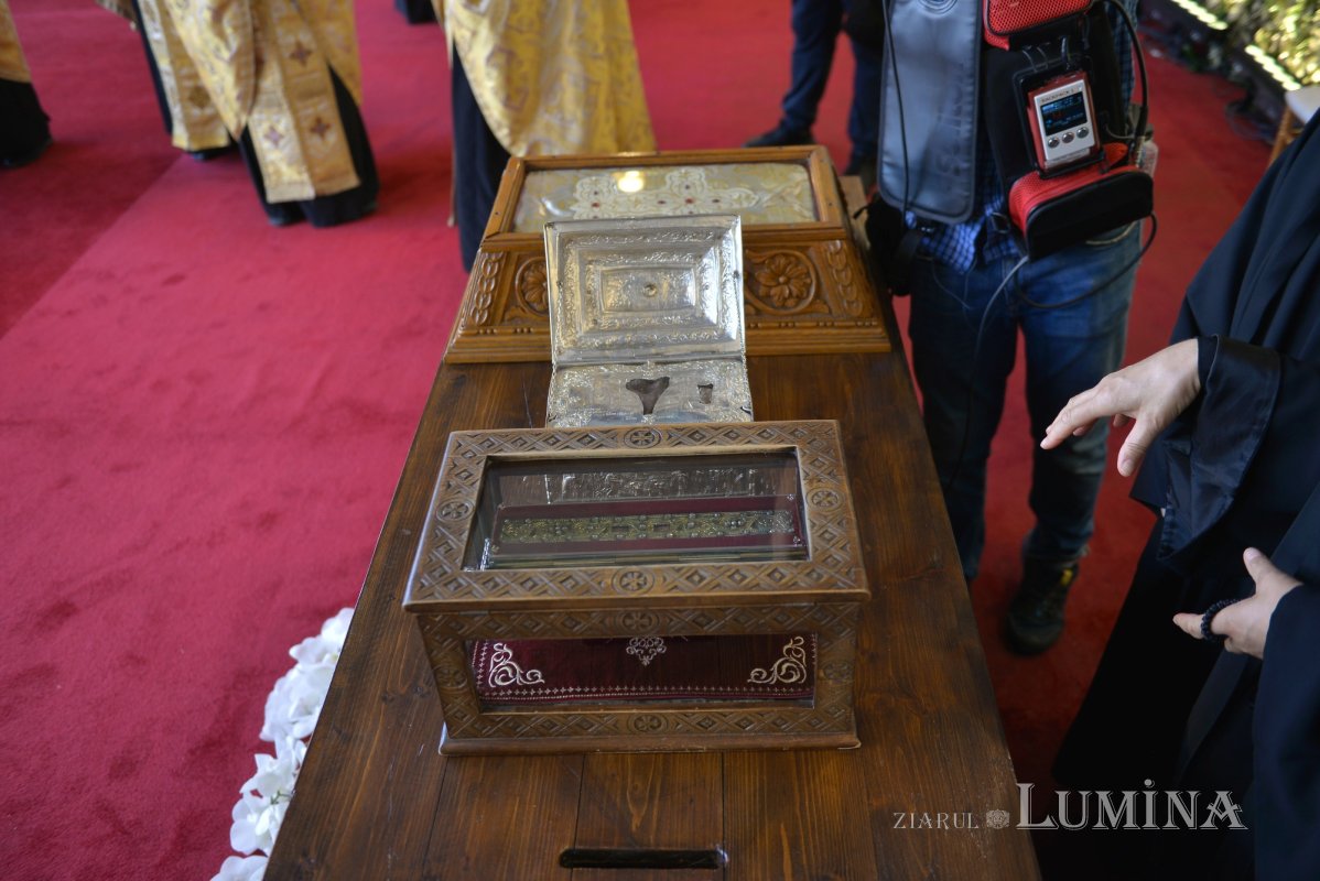 Brâul Maicii Domnului a ajuns la catedrala din Voluntari 219128