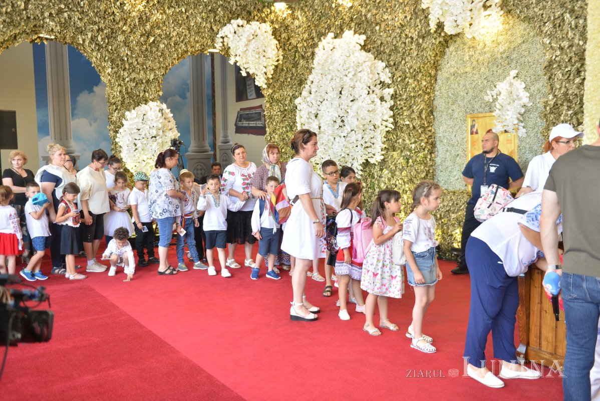 Brâul Maicii Domnului a ajuns la catedrala din Voluntari 219138