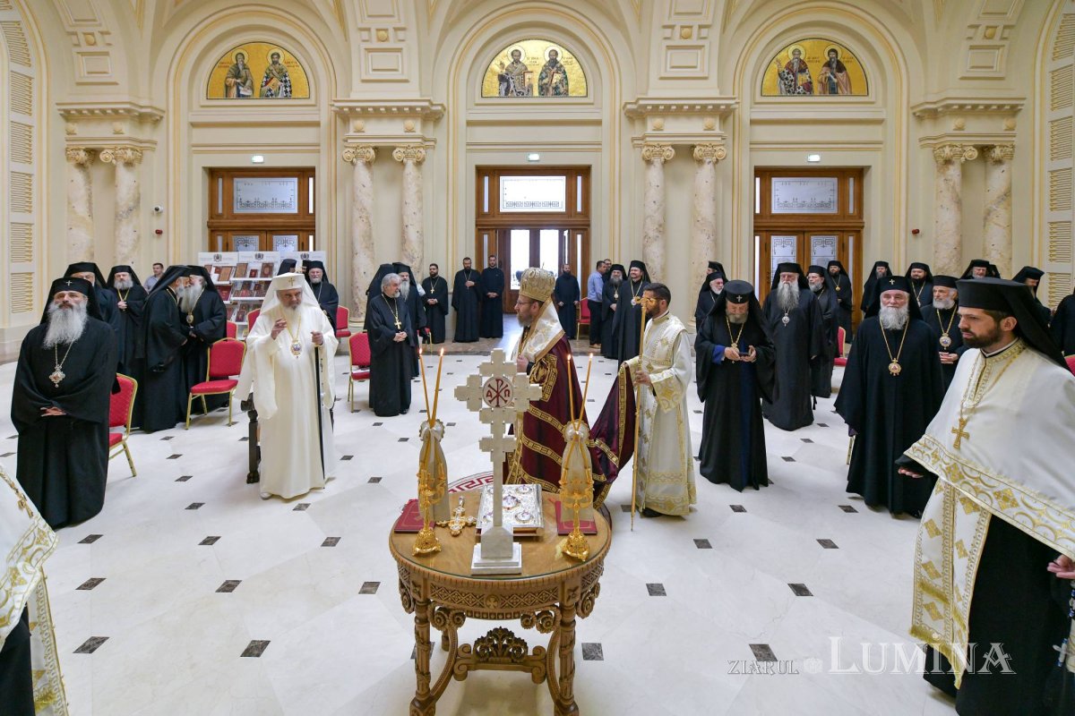 Sfântul Sinod s-a întrunit  în şedinţă de lucru 219521