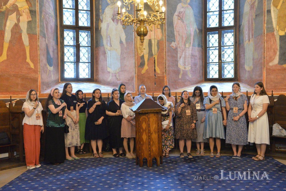 Pelerinaj al studenților creștin-ortodocși la mănăstiri din jurul Capitalei 219850