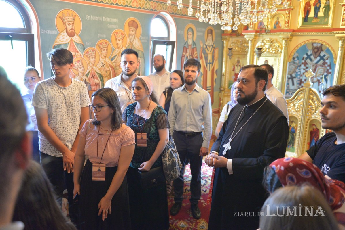 Pelerinaj al studenților creștin-ortodocși la mănăstiri din jurul Capitalei 219862