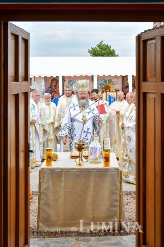 Biserică înnoită pentru pomenirea celor adormiți în Mizil 220018