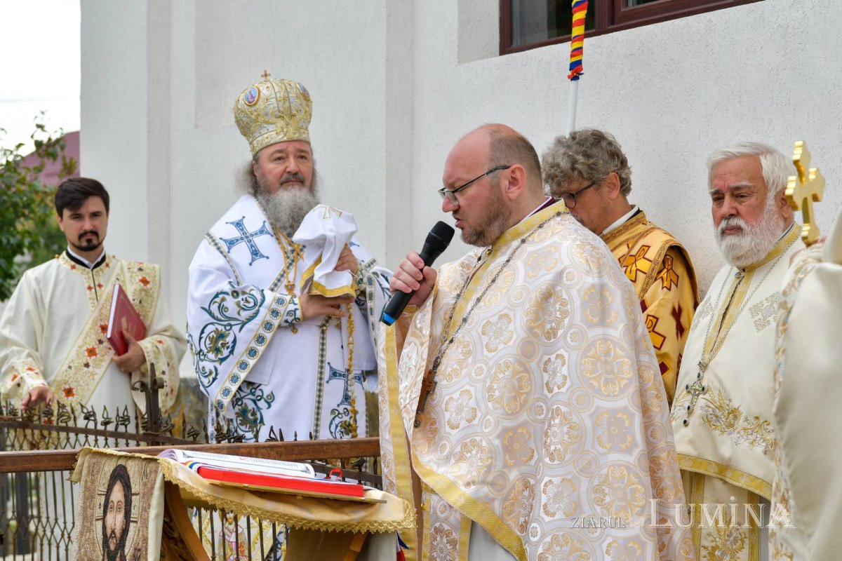 Biserică înnoită pentru pomenirea celor adormiți în Mizil 220025