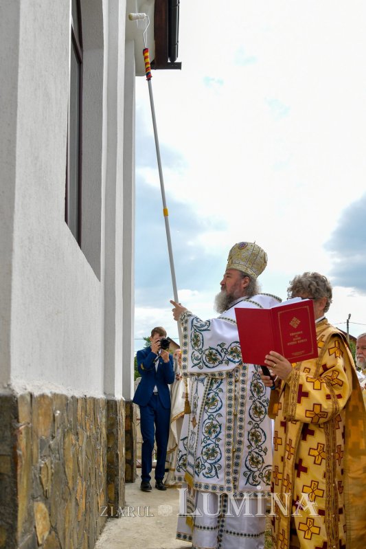 Biserică înnoită pentru pomenirea celor adormiți în Mizil 220026