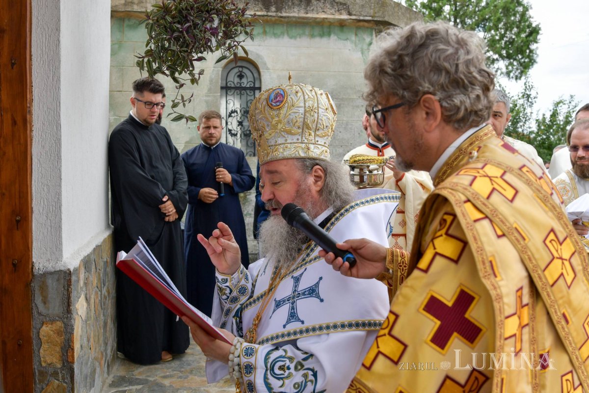 Biserică înnoită pentru pomenirea celor adormiți în Mizil 220027