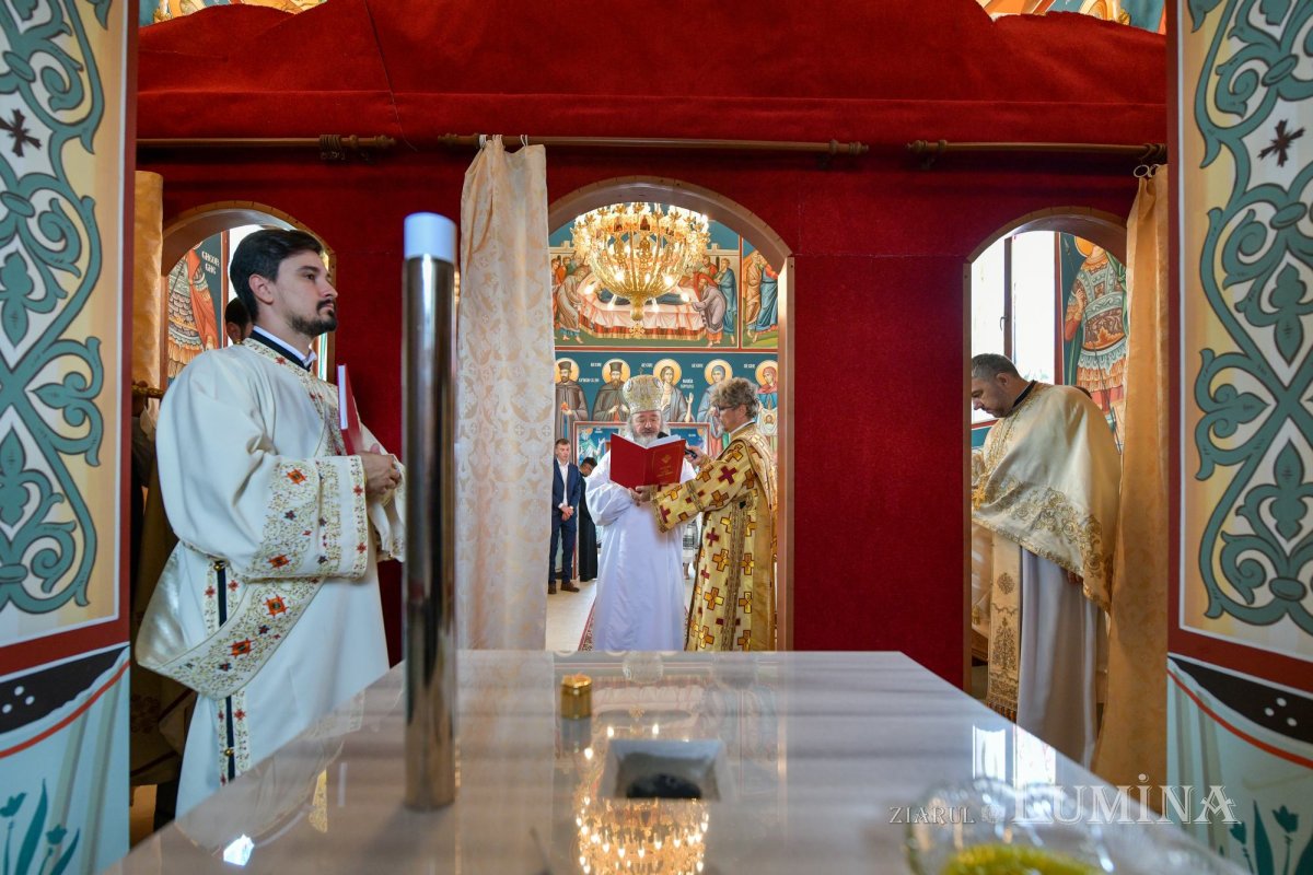 Biserică înnoită pentru pomenirea celor adormiți în Mizil 220029