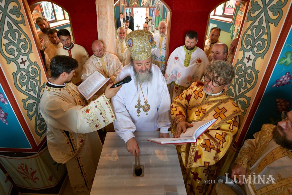 Biserică înnoită pentru pomenirea celor adormiți în Mizil 220031