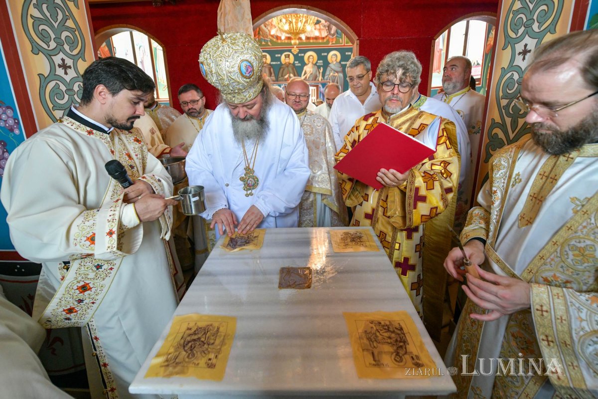 Biserică înnoită pentru pomenirea celor adormiți în Mizil 220034