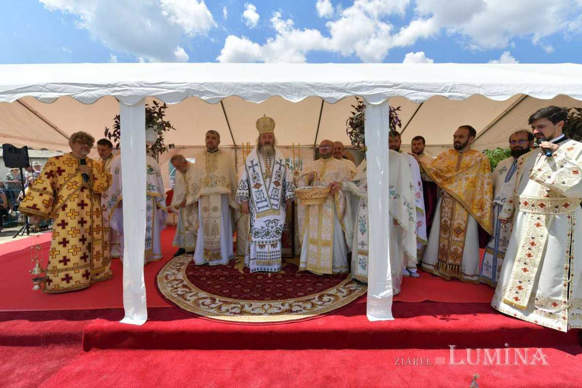 Biserică înnoită pentru pomenirea celor adormiți în Mizil 220047