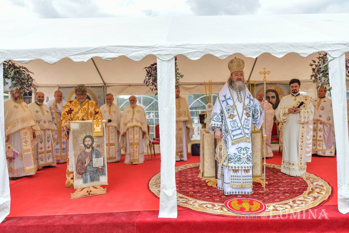 Biserică înnoită pentru pomenirea celor adormiți în Mizil 220049