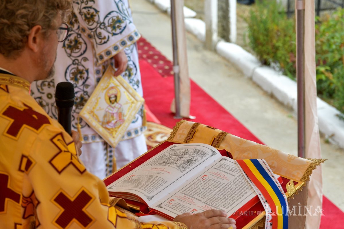 Biserică înnoită pentru pomenirea celor adormiți în Mizil 220050