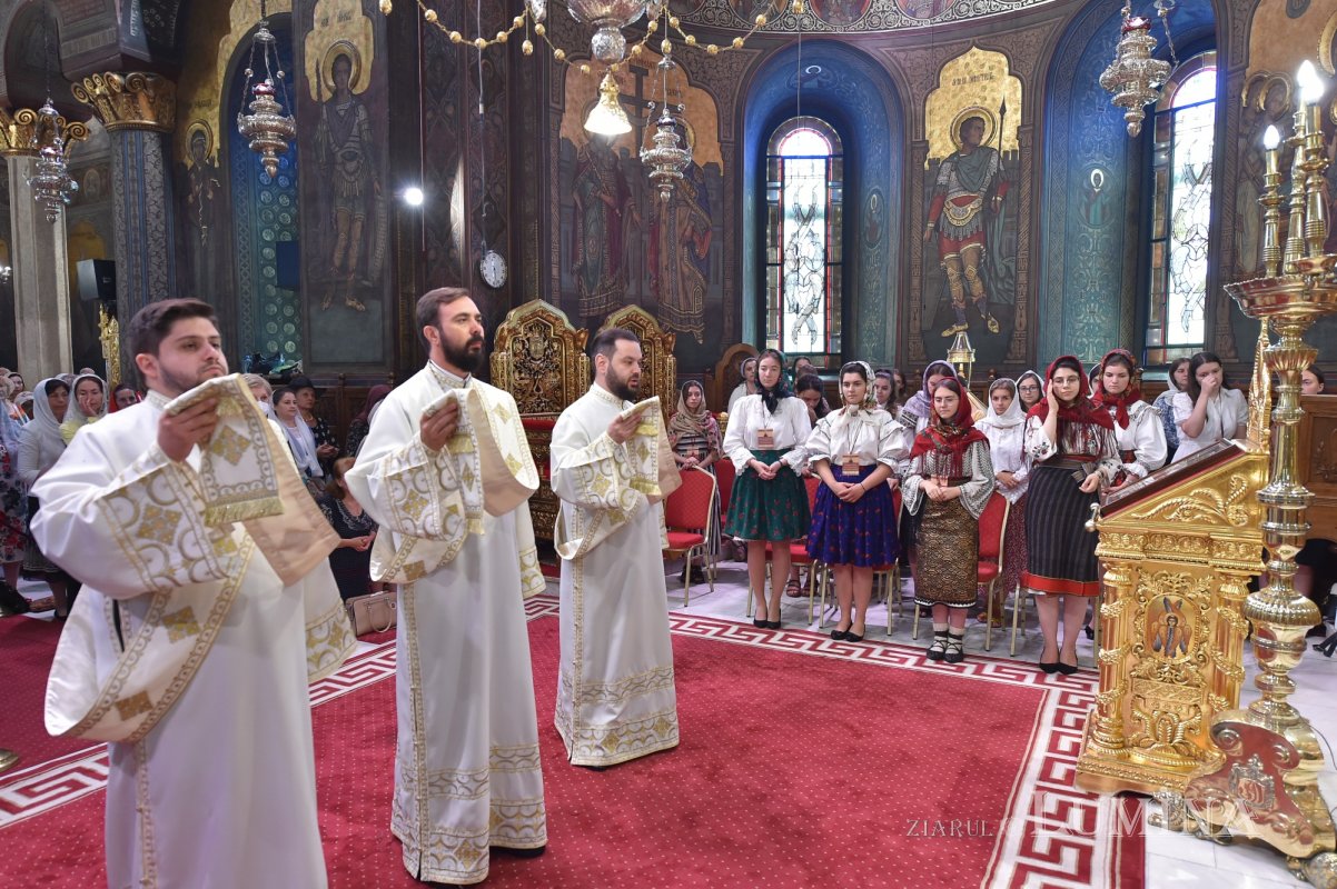 Duminica a 4‑a după Rusalii, la Catedrala Patriarhală 219941