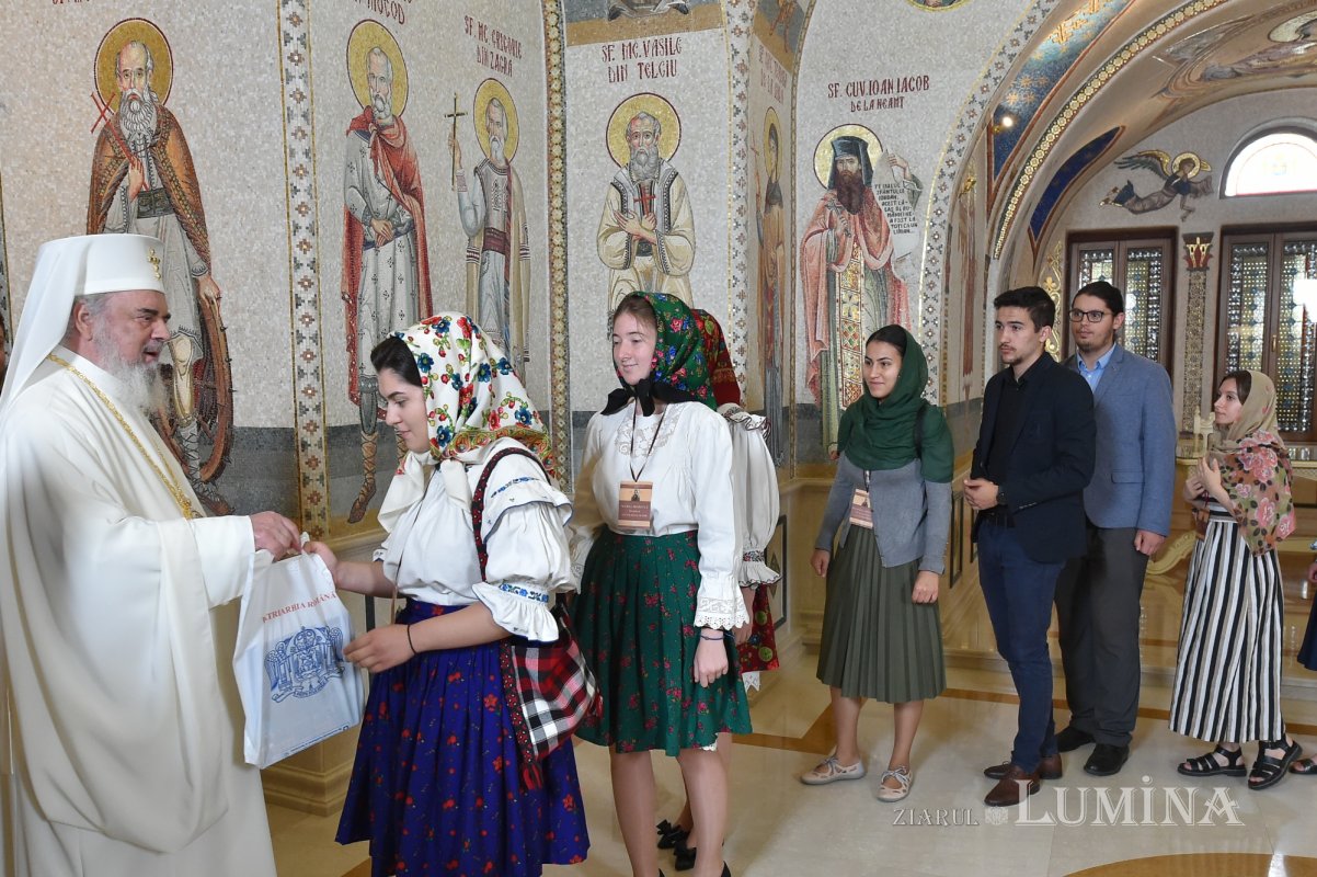 Tinerii din ASCOR au fost binecuvântați de Patriarhul României 219940