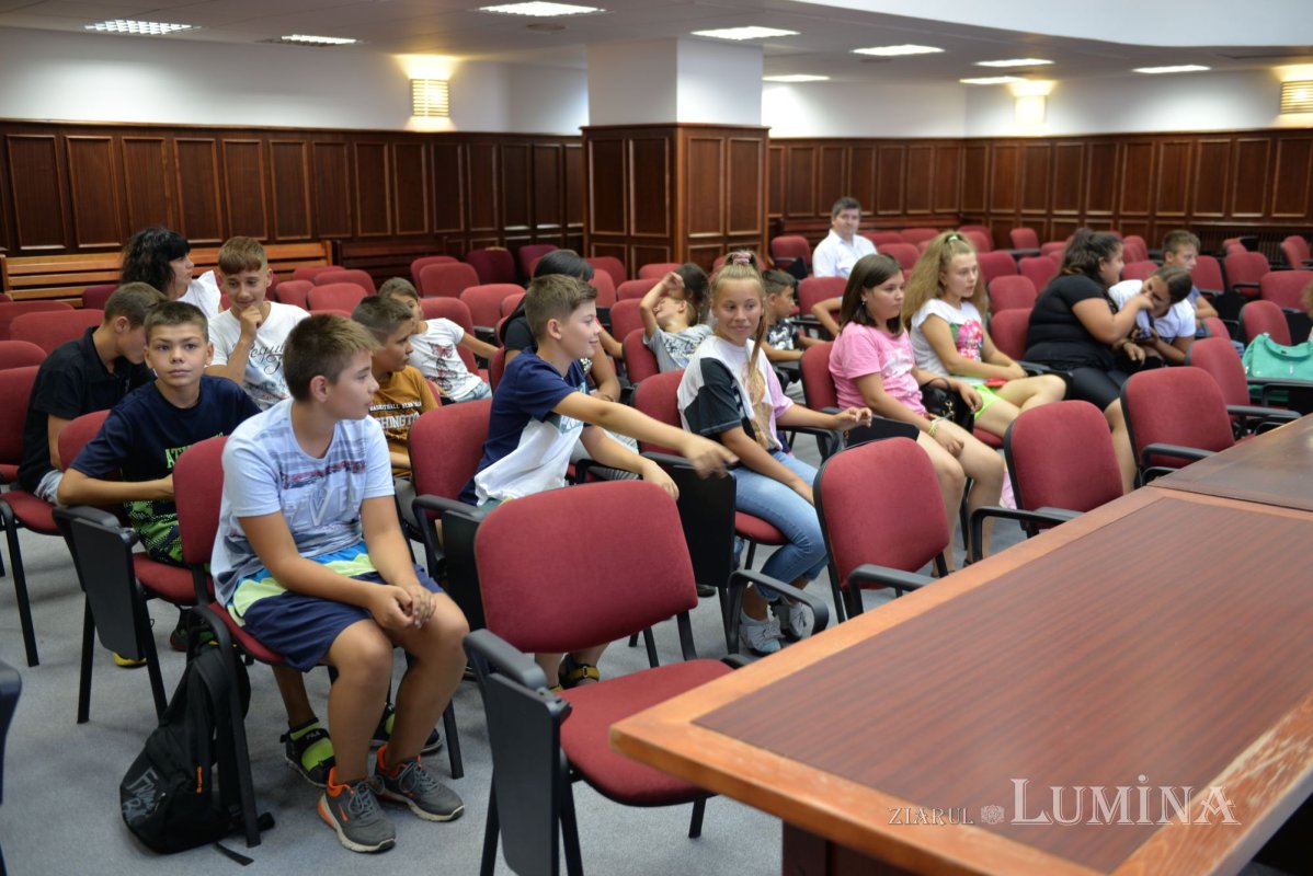 O zi în Capitală pentru beneficiarii campaniei „Ajutor pentru elevi” 220423