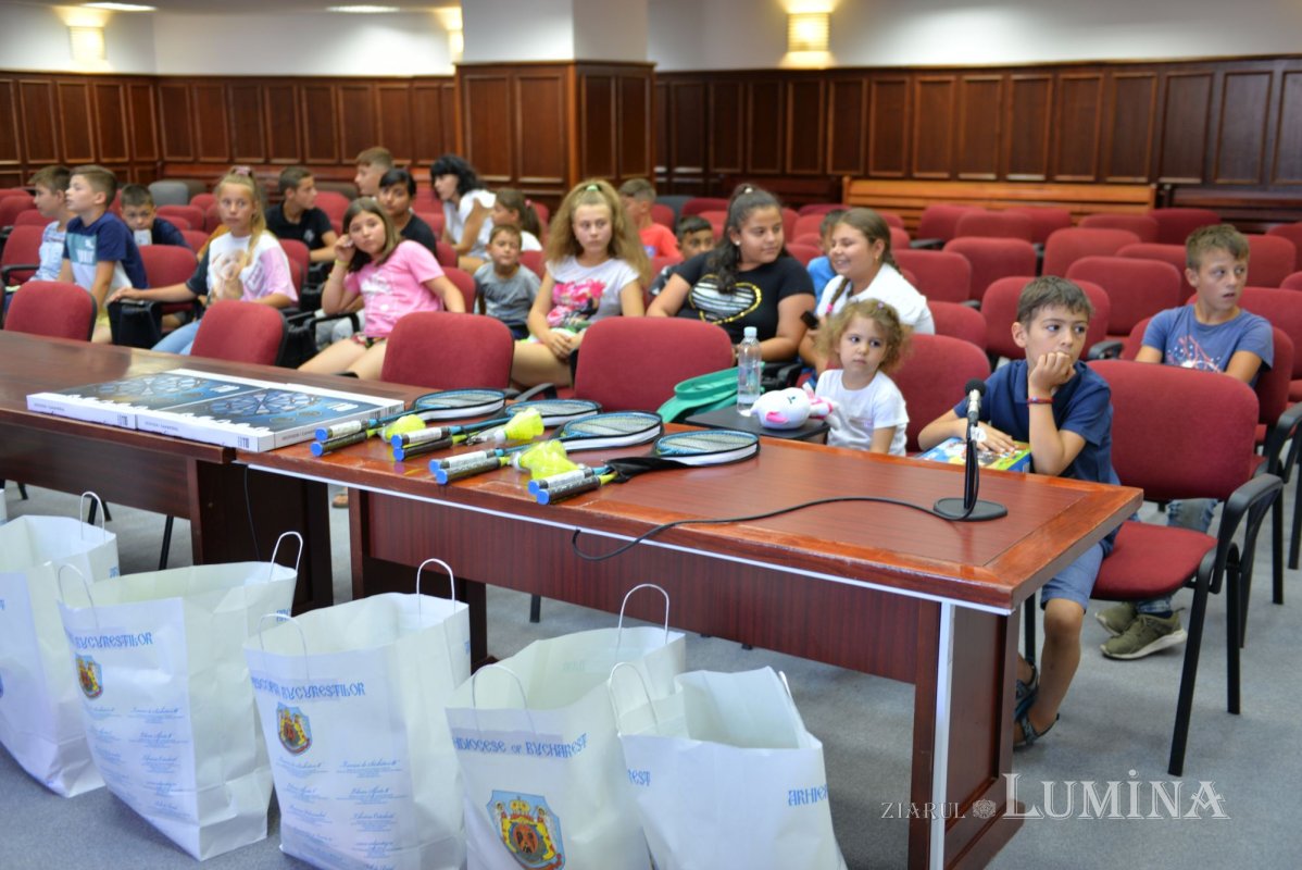 O zi în Capitală pentru beneficiarii campaniei „Ajutor pentru elevi” 220424