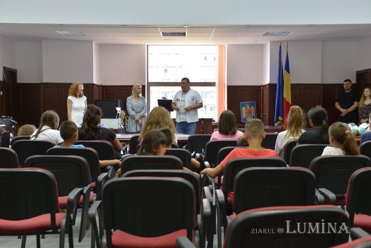 O zi în Capitală pentru beneficiarii campaniei „Ajutor pentru elevi” 220429