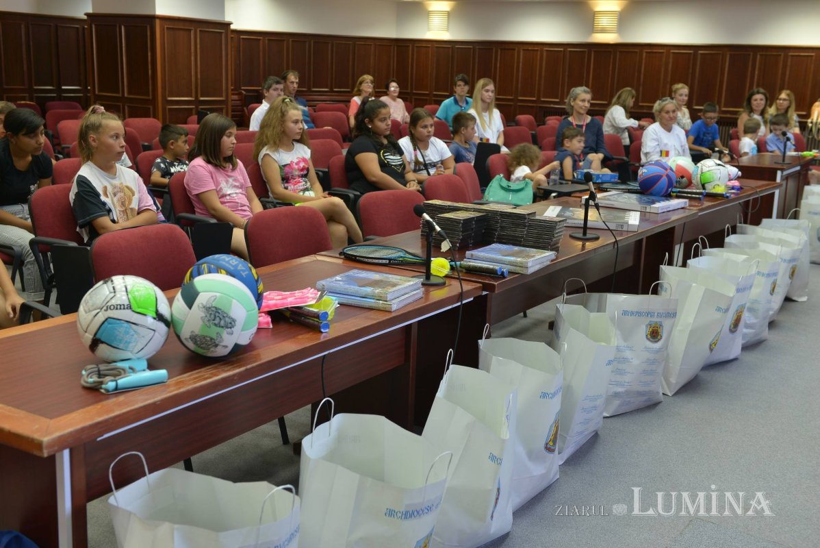 O zi în Capitală pentru beneficiarii campaniei „Ajutor pentru elevi” 220430