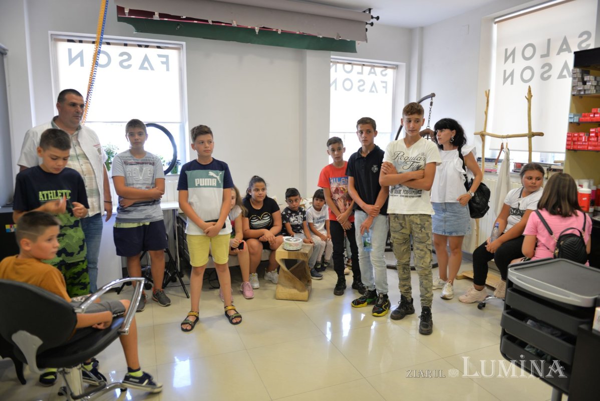 O zi în Capitală pentru beneficiarii campaniei „Ajutor pentru elevi” 220437