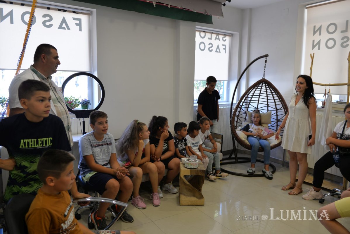 O zi în Capitală pentru beneficiarii campaniei „Ajutor pentru elevi” 220438