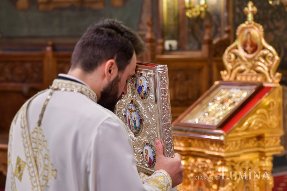 Fotografii artistice ale Publicațiilor Lumina 220500