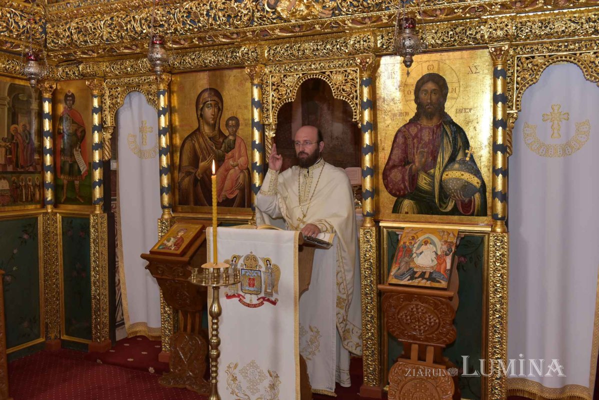 „Demonii îi dezbină pe oameni, iar Dumnezeu îi adună prin harul iubirii Sale” 220674