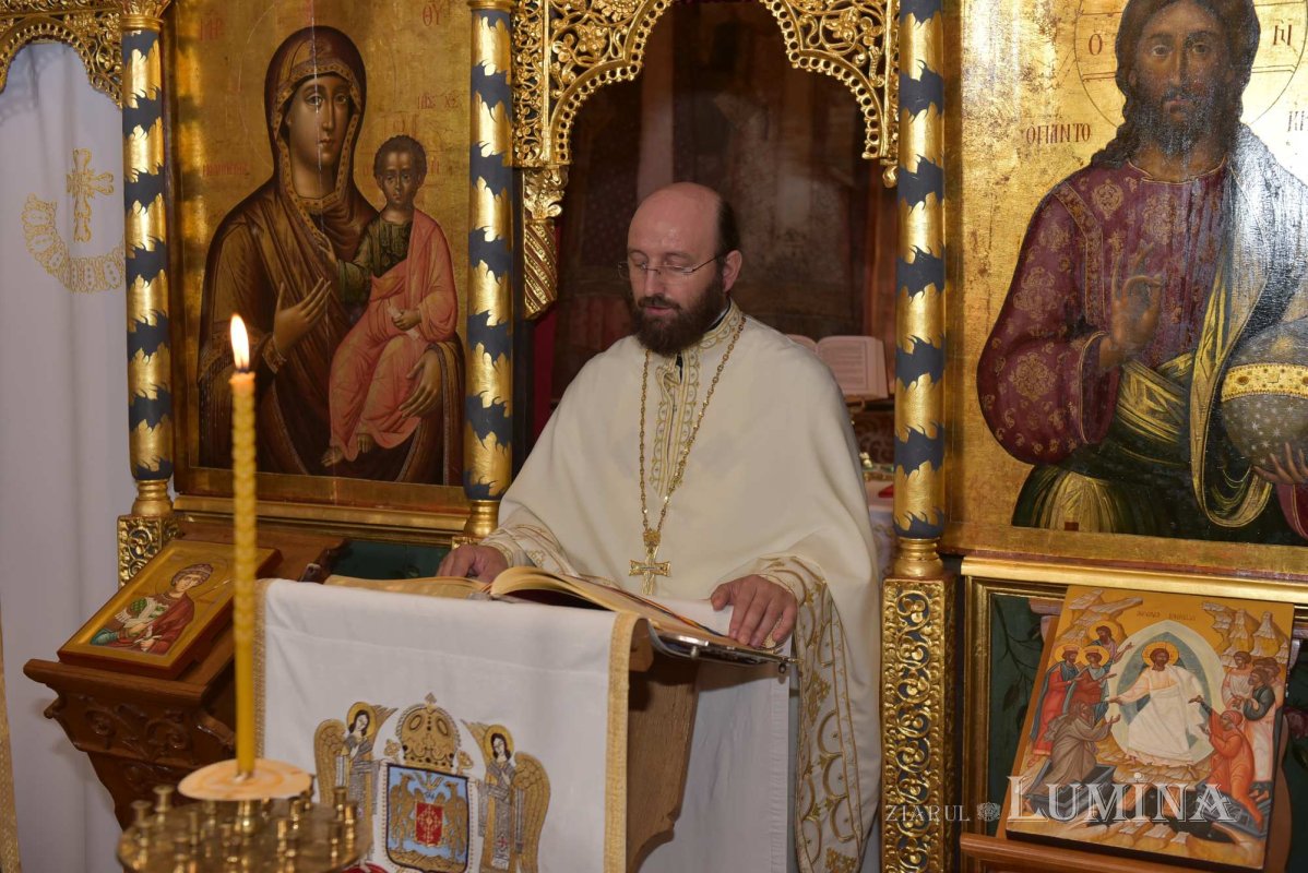 „Demonii îi dezbină pe oameni, iar Dumnezeu îi adună prin harul iubirii Sale” 220675