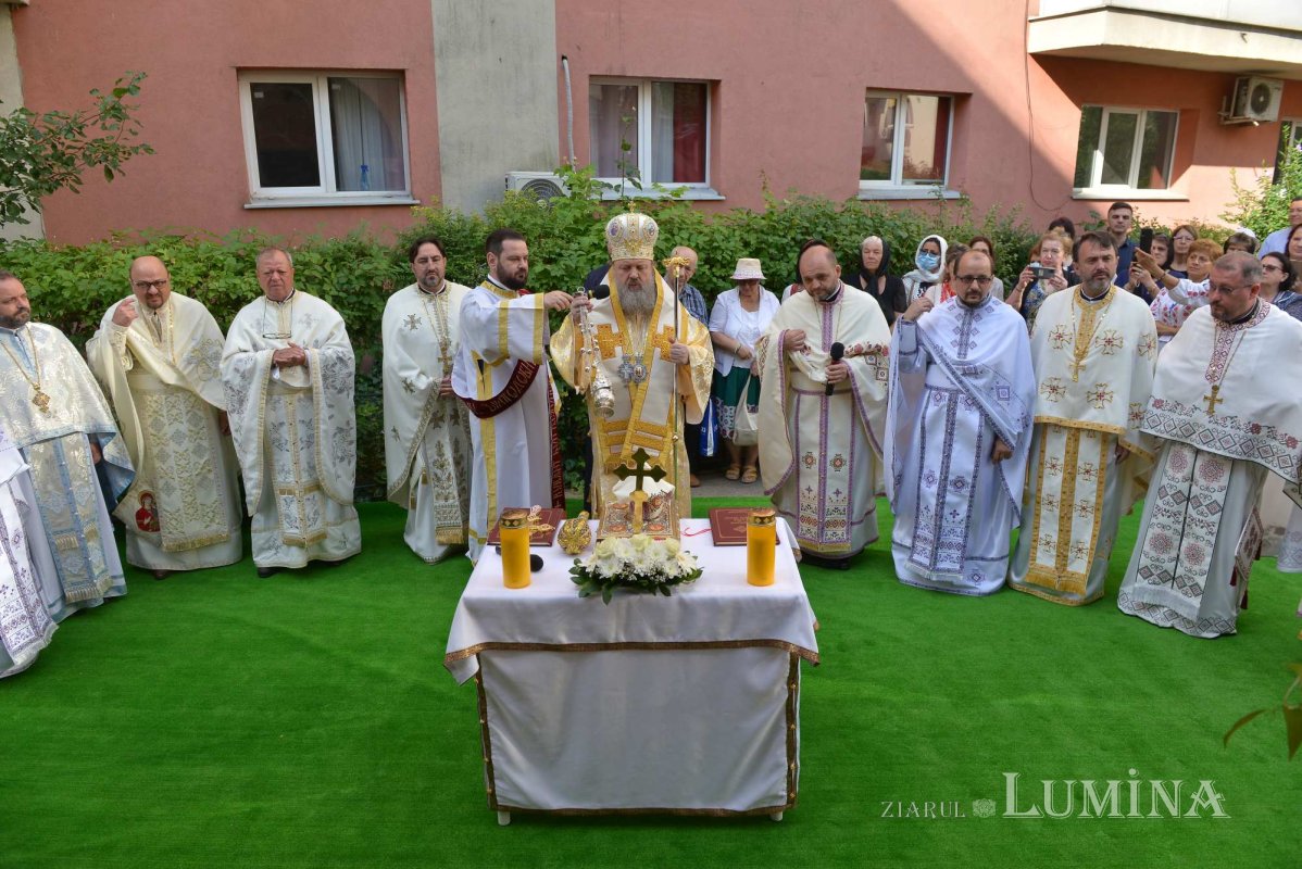Veșmânt nou de har pentru biserica Parohiei „Sfântul Ioan”-Moși 220680