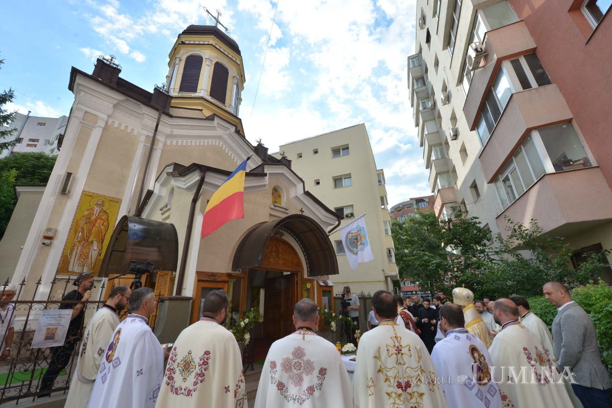 Veșmânt nou de har pentru biserica Parohiei „Sfântul Ioan”-Moși 220683