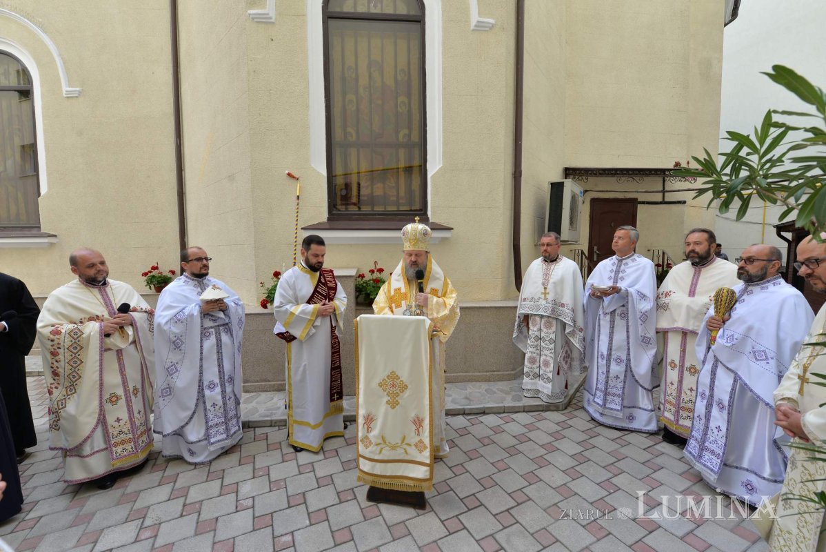 Veșmânt nou de har pentru biserica Parohiei „Sfântul Ioan”-Moși 220686