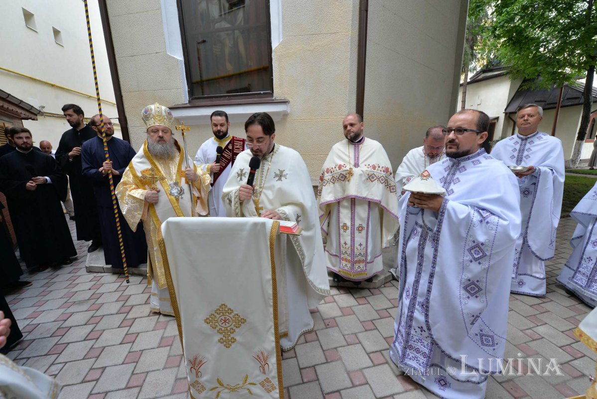 Veșmânt nou de har pentru biserica Parohiei „Sfântul Ioan”-Moși 220688