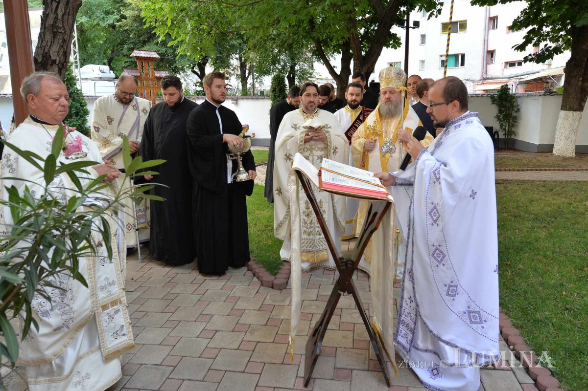 Veșmânt nou de har pentru biserica Parohiei „Sfântul Ioan”-Moși 220690