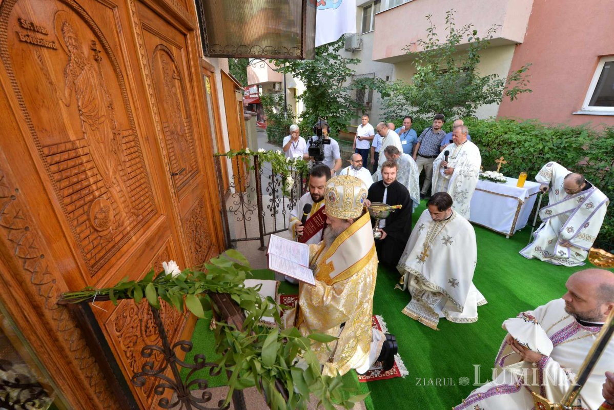 Veșmânt nou de har pentru biserica Parohiei „Sfântul Ioan”-Moși 220692