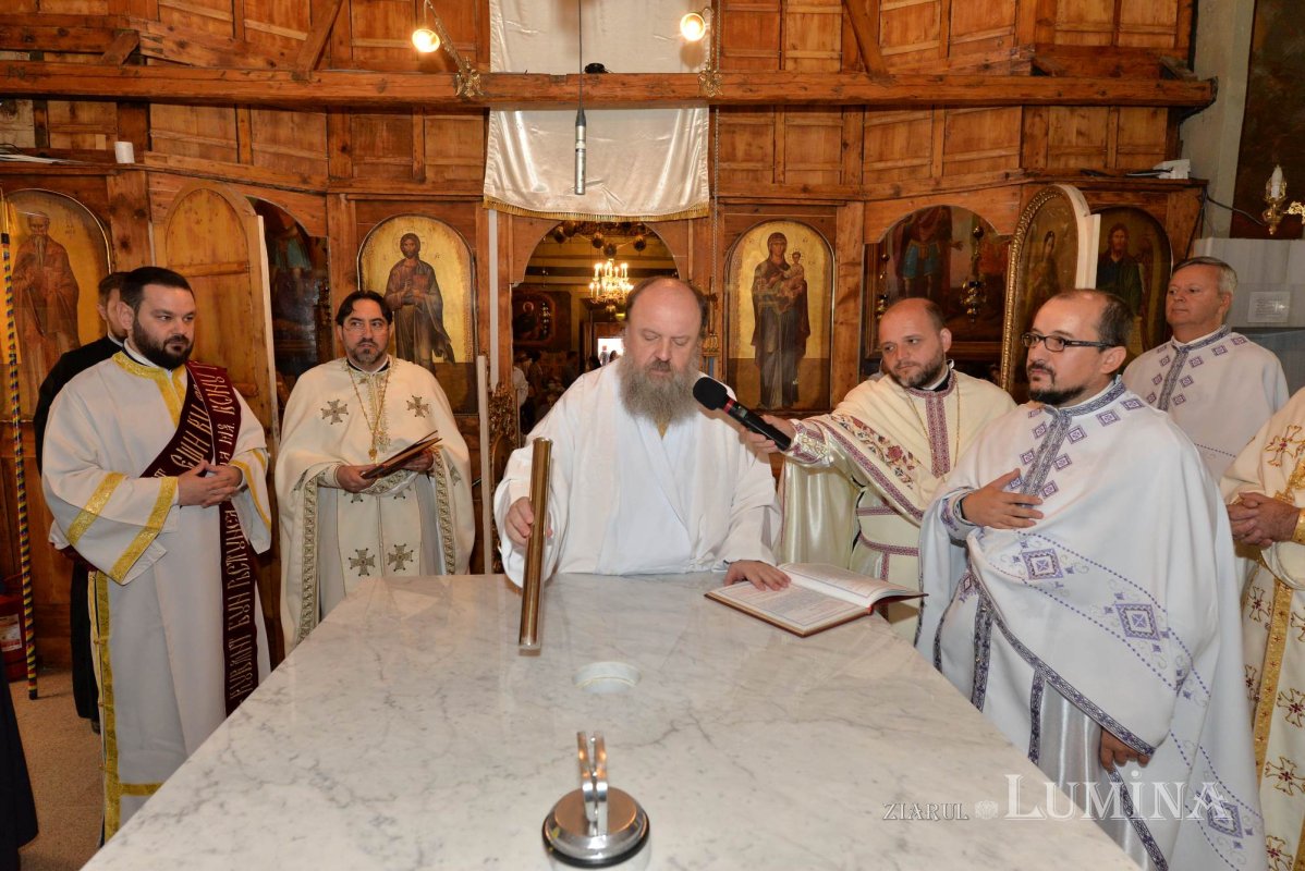 Veșmânt nou de har pentru biserica Parohiei „Sfântul Ioan”-Moși 220695