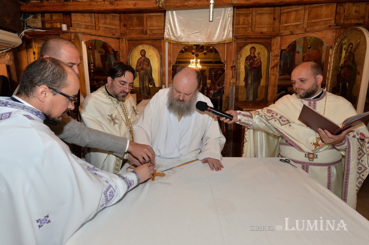 Veșmânt nou de har pentru biserica Parohiei „Sfântul Ioan”-Moși 220698