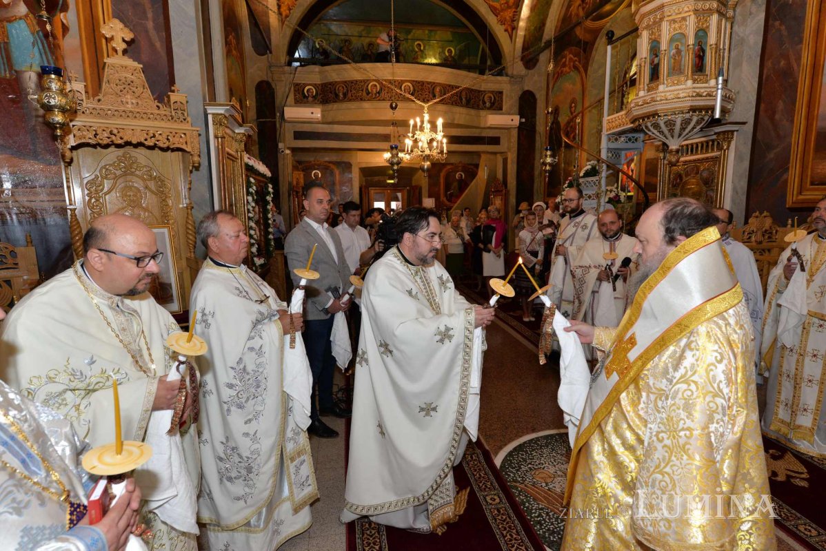 Veșmânt nou de har pentru biserica Parohiei „Sfântul Ioan”-Moși 220700