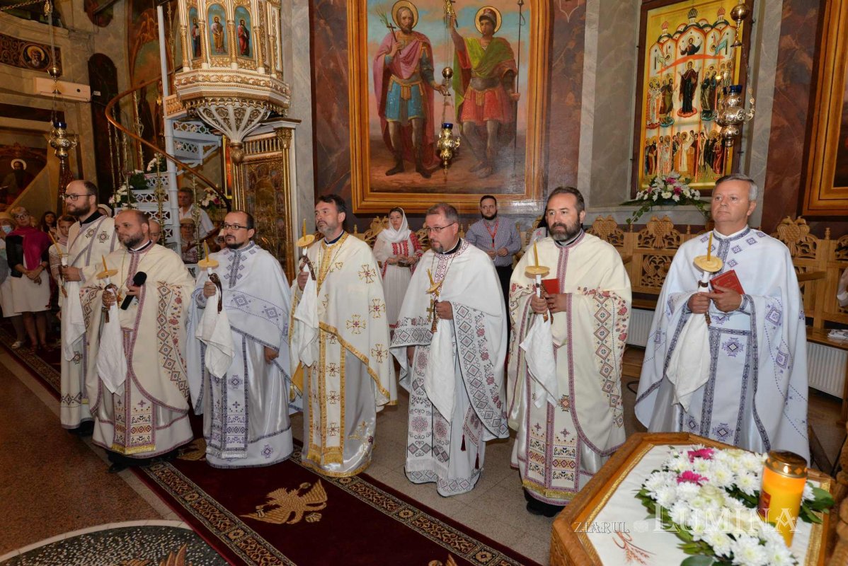 Veșmânt nou de har pentru biserica Parohiei „Sfântul Ioan”-Moși 220701